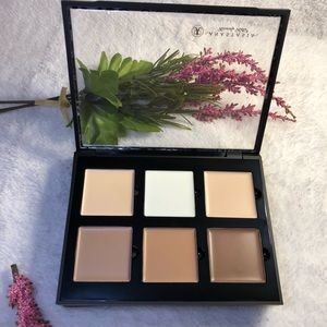 🚨SALE🚨🆕 Brand New ABH Cream Contour Kit in FAIR